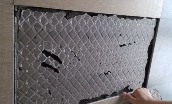 地上瓷砖空鼓打了会影响其他瓷砖吗(地上瓷砖空鼓打了会影响其他瓷砖吗视频)