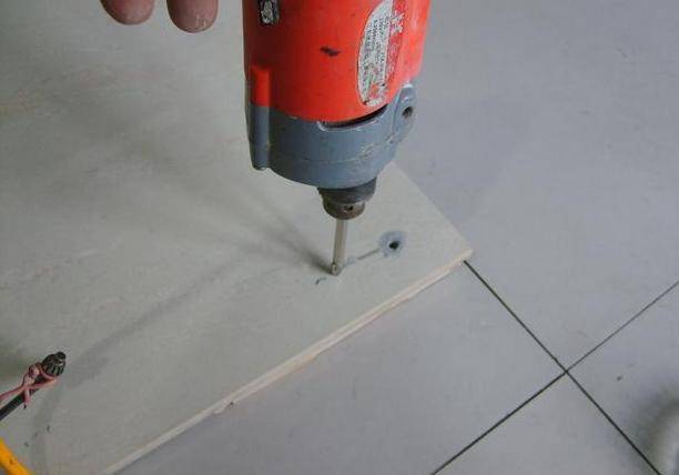 瓷砖墙面打孔注意事项视频(墙面瓷砖打孔怎么才不会开裂) 瓷砖墙面打孔注意事项视频(墙面瓷砖打孔怎么才不会开裂)